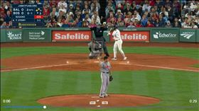 菅野智之同一打席退板3次被判投手犯規送分。（圖／翻攝自MLB官網）