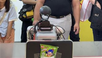 三款機器人問世　已在中鋼、台大醫院服役