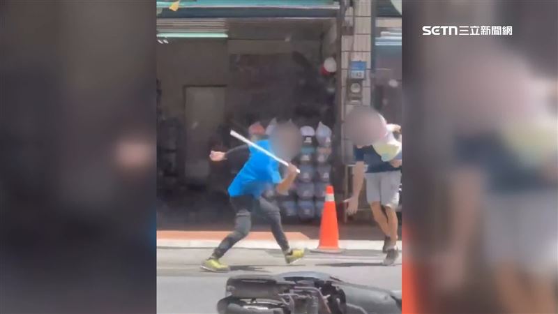 巧遇前妻跟男友!2男互毆「孩子遭波及」
