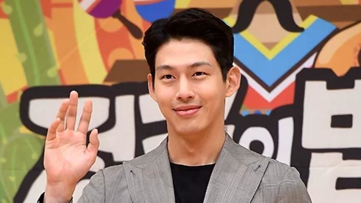 崔正元被指控引誘人妻，如今判決出爐。（圖／翻攝Naver）