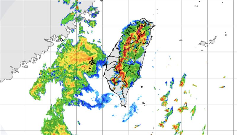 雨區擴大！18縣市大雨特報　7縣市防冰雹