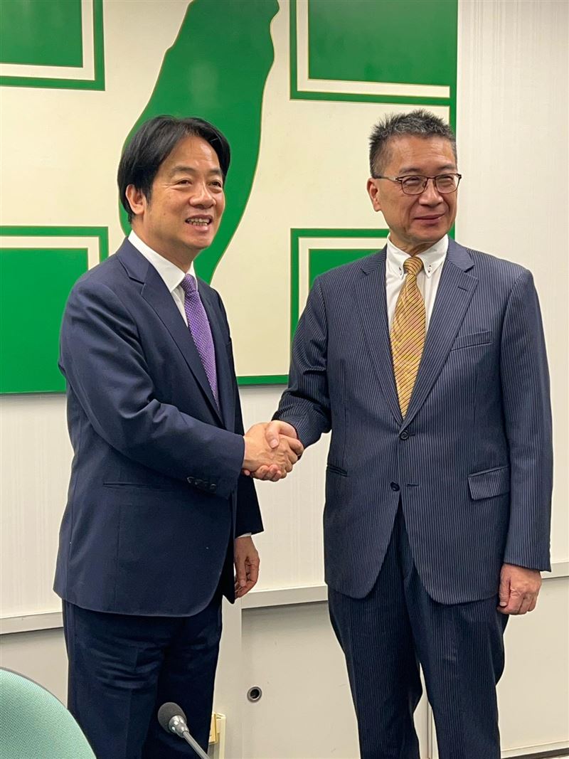 民進黨立法院黨團幹事長吳思瑤在社群平台分享中常會實況。（圖／翻攝自Thread @wusuyao541）