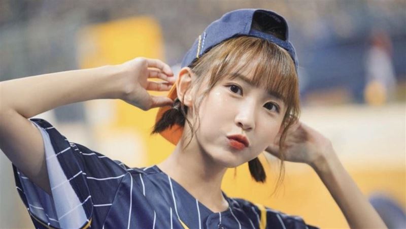 粿粿昔退啦啦隊　網友一面倒嘆：真的可惜