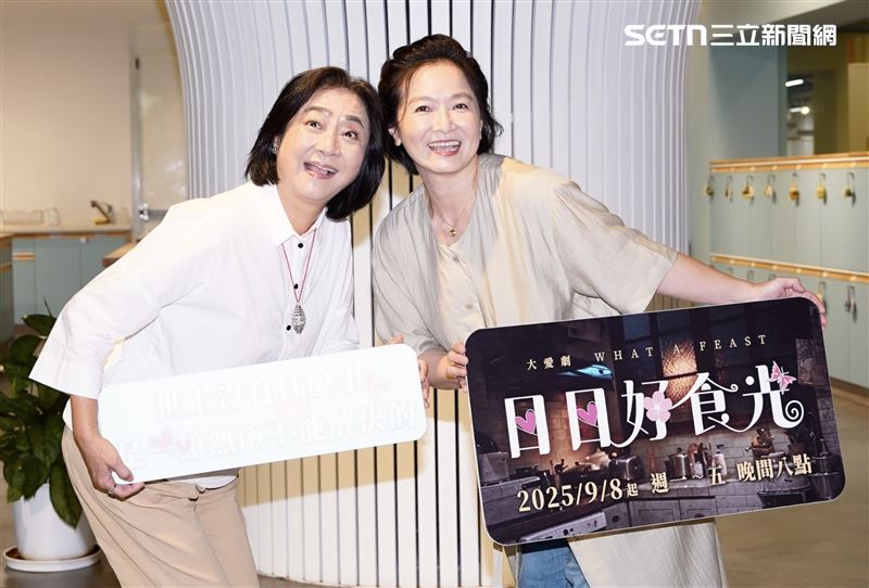 楊麗音與謝瓊煖出席餐敘，表態想要創業賣自己的茶葉蛋。（圖／記者趙于瑩攝影）