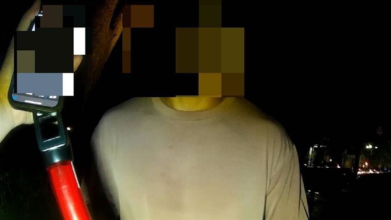 逃亡2700天！通緝犯「趕唱歌」闖紅燈栽了