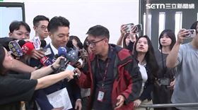 被問到李四川表態選新北，蔣萬安沒有回應，不斷說謝謝。（圖／翻攝畫面）