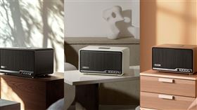 EDIFIER S300旗艦一體式藍牙喇叭先推出象牙白和黑胡桃共 2 種經典色系，後續也將推出暖咖棕色系。（圖／品牌業者提供）