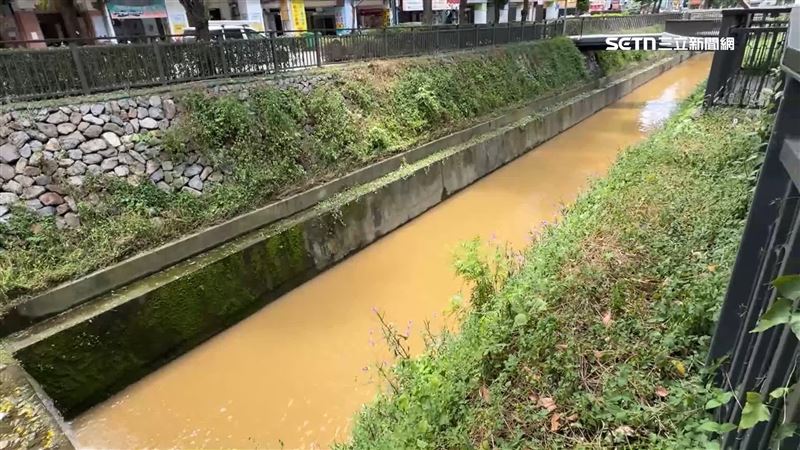 台中綠川變成「黃河」