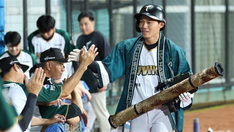 台鋼雄鷹林家鋐敲出中職生涯首轟。（圖／台鋼雄鷹提供）