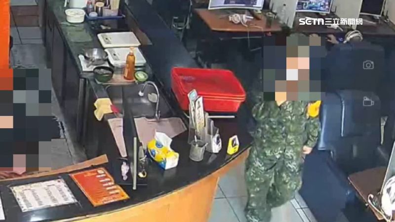 賊闖飲料店偷錢　換軍裝抵火車站買軍警票