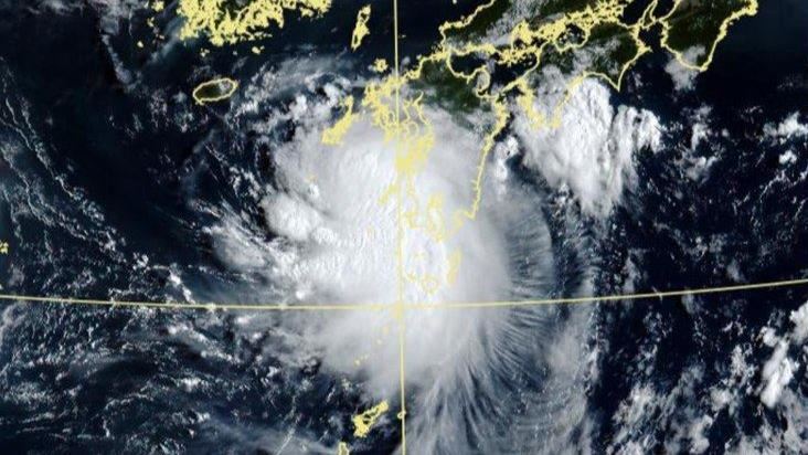 熱帶擾動估增強為輕颱！台灣週日恐受影響