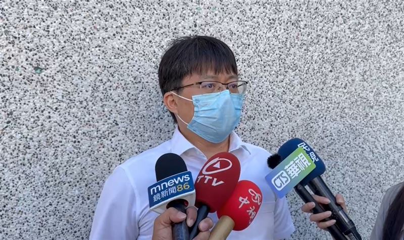 曉明女中學務主任表示，經過開導，女學生目前心情已平復。(圖／翻攝畫面)