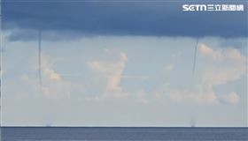 震撼！蘭嶼外海出現雙水龍捲　遊客驚呼（圖／翻攝畫面）