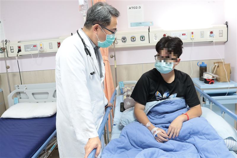 16歲高二生跑步暈倒送醫，檢出第2型糖尿病，由於他平時未按時服藥，引發嚴重的併發症「高血糖高滲透壓狀態」。（圖／衛福部彰化醫院提供）