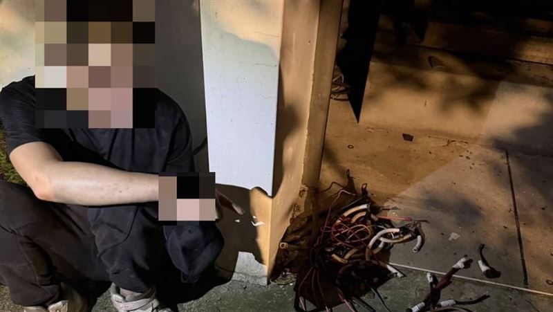 摸黑偷16KG電纜線！莽賊翻圍牆逃跑遭活逮