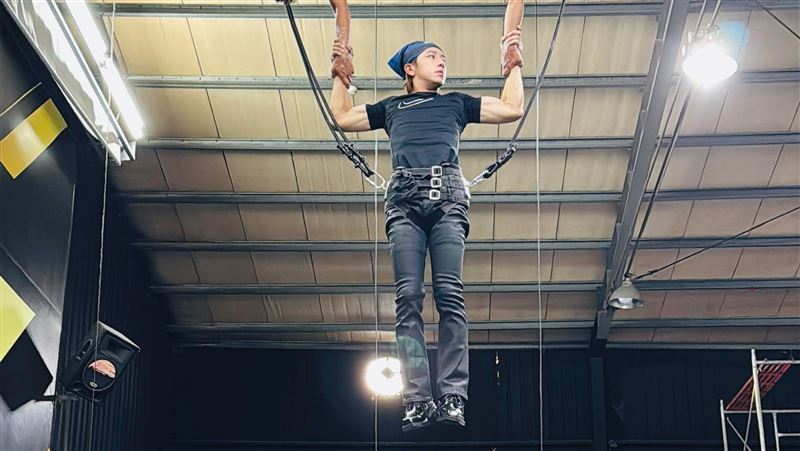 坤達炸裂二頭肌　Energy開唱上演空中特技