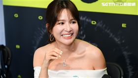 吳怡霈擔任廣播金鐘主持人。（圖／三立電視提供）