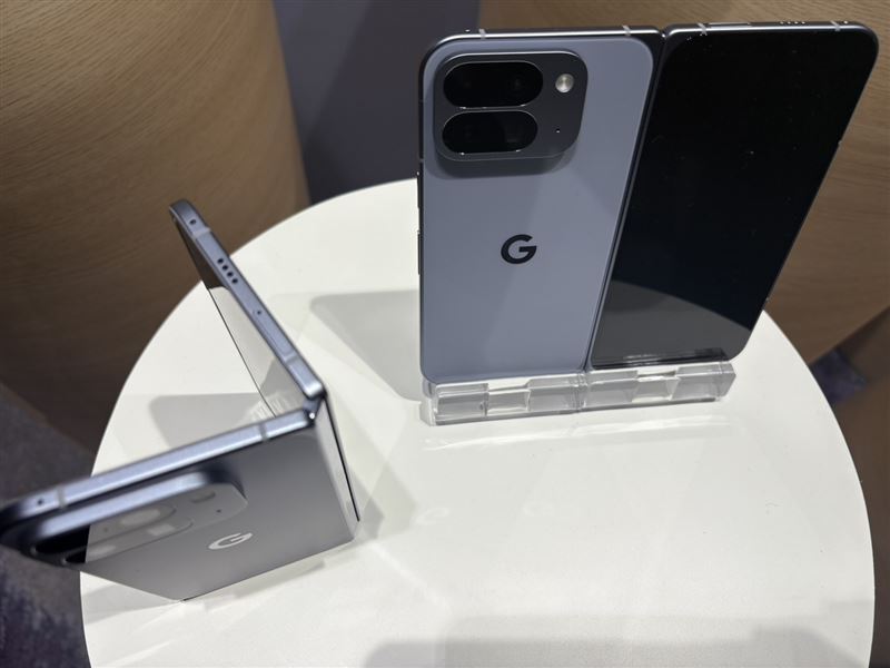 Pixel 10 Pro Fold 搭載 Tensor G5 晶片，強打 AI 功能與旗艦級相機。（圖／記者王文承攝影）