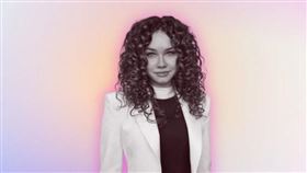 波蘭17歲高中生維喬雷克（Kornelia Wieczorek）19日入選時代雜誌（Time）「2025年度女孩」（Girls of the Year 2025）。（圖／翻攝自時代雜誌封面）
