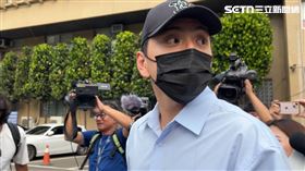 王大陸結束開庭後，神情明顯鬆懈。（圖／記者黃翎瑄攝）