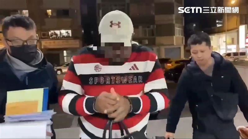 加國男羅傑將1張千元鈔變成3張騙倒北市男子。（圖／翻攝畫面）