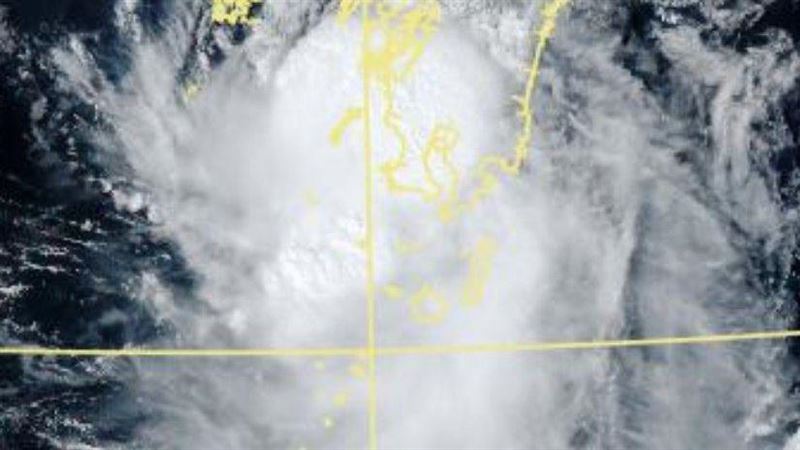 玲玲颱風對台影響曝 鄭明典秀1圖：對流強