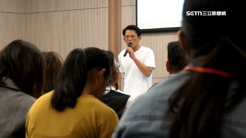 黃國昌兒子爆美國籍　回應扯太太遭網酸爆