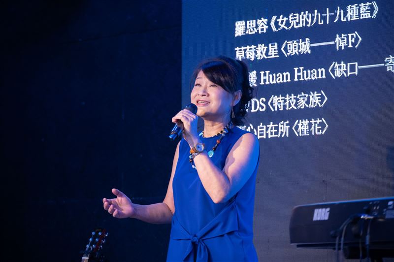 羅思容打磨5年，合作「國寶級詩人」零雨詩歌創作專輯 。（圖／目宿媒體提供）