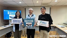 近年台灣運動選手競技成績表現亮眼，運動科學支援與導入在選手培訓與參賽上扮演重要關鍵角色。(左起體育署運動設施組蔡文娟組長、呂忠仁主任秘書、國家運動科學中心運動科學研究處邱宏達處長)。（圖／記者蔡厚瑄攝影） 