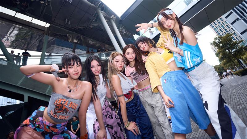 人氣女團全員掛彩　猛跳百萬神曲她噴淚