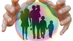 金管會提醒民眾，為確保公共營業場所安全，營業場所經營管理者，應投保公共意外責任保險。（示意圖／PIXABAY） 