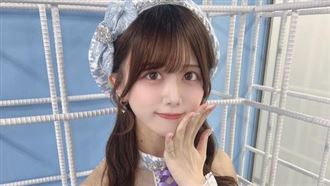 甜美女星辣穿緊身水手服：最羞恥Cosplay