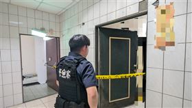 警方趕抵後，連忙於現場管制衝突。（圖／翻攝畫面）