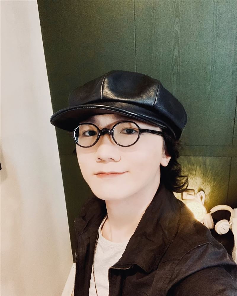 謝震廷涉嫌詐欺被逮，又遇上家庭糾紛，因此冒出輕生念頭。（圖／翻攝自謝震廷IG）