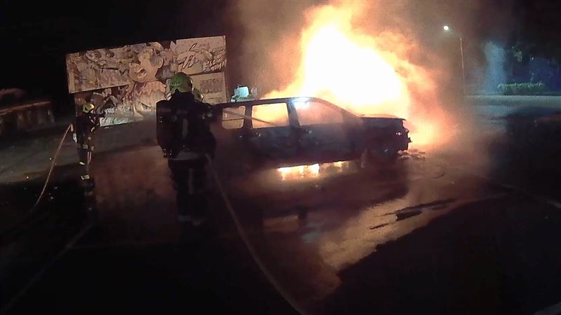 火燒車的情形。（圖／翻攝畫面）