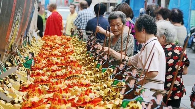 2025處暑剛好是農曆七月,可參加普度祭拜祈福。(圖/翻攝自台北霞海城隍廟)