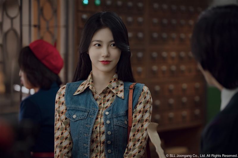 《百次的回憶》背景設定在1980年代，講述100號公車兩位年輕女乘務員深厚友情。（圖／Hami Video提供）