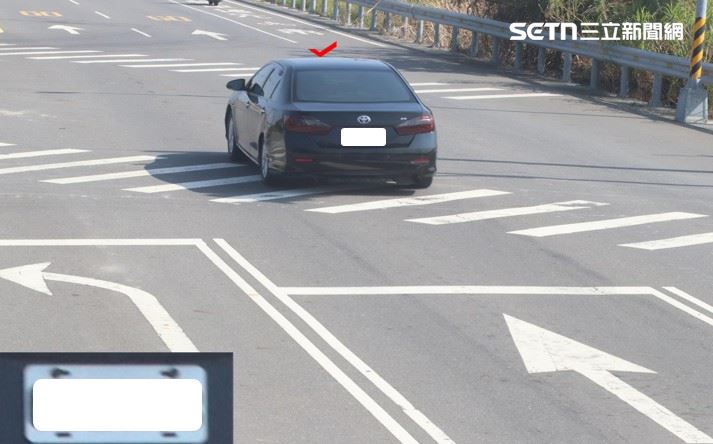 彰化縣交通違規檢舉前一名，為汽車駕駛人未依規定使用方向燈。（圖／彰化縣警局提供）