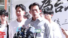 黃國昌控澎科大扣留學生的投票通知單，遭到選委會、校方打臉。（圖／翻攝畫面）