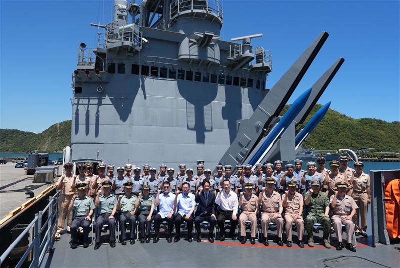 總統賴清德前往宜蘭蘇澳勗勉海軍艦指部168艦隊。（圖／總統府提供）
