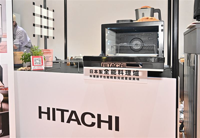 500 甜現場展示來自日本原裝進口的「日立家電 33L過熱水蒸氣烘烤微波爐 MRO-BK5000AT」