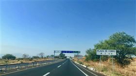 墨西哥公路現6顆人頭「臉皮被扒光」　疑幫派火拼！留恐嚇訊息震驚社會