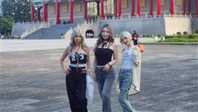 日本女優L.V（佐山愛）、 RUNA（霜月るな）、 與 RIONA（廣瀨里緒菜）。（圖／無限暢通娛樂提供）