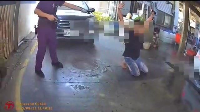 台中父子口角爆槍響，警方迅速逮捕開槍男子。（圖／翻攝畫面）