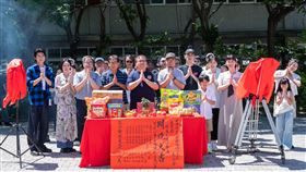 大愛劇《轉角那間心藥局》閨蜜組：林子涵、魏蔓、許乃涵、阿喜(林育品)。（圖／大愛提供）