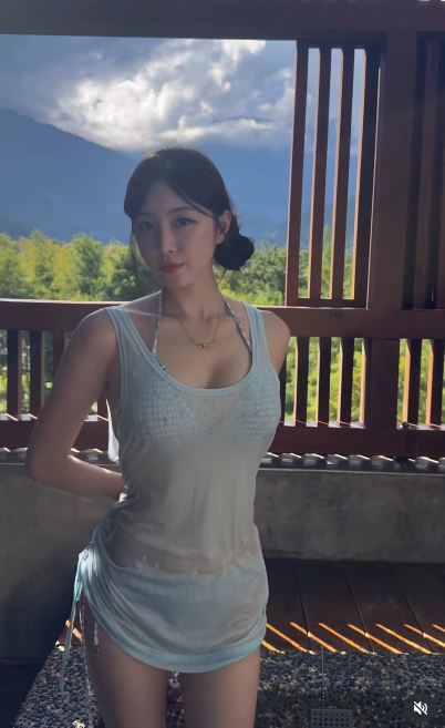 安芝儇若隱若現的好身材讓網友全暴動。（圖／翻攝自安芝儇IG）