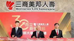 三商集團創辦人翁肇喜（右二）在2022年10月，接任三商壽董事長，圖為三商美邦人壽企業總部啟用典禮。（圖／方萬民攝）
