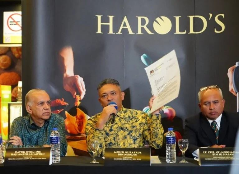 馬來西亞衛生部介入調查，稱「Harold&#39;s Bread」衛生合格，麵包裡夾的是「璧虎」非鼠屍。(圖／翻攝自X）