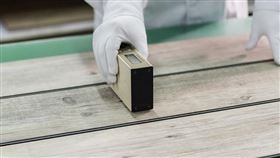 美喆-KY受惠旗下LVT、SPC石塑地磚訂單，出貨表現持續保持一定水準，上半年EPS0.23元。（圖／翻攝自美喆-KY官網）