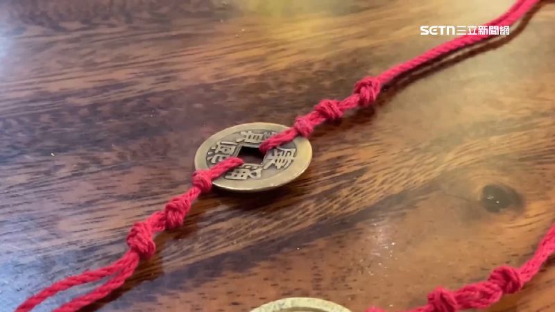 紅線上一共打了7個結，用來保佑信眾平安